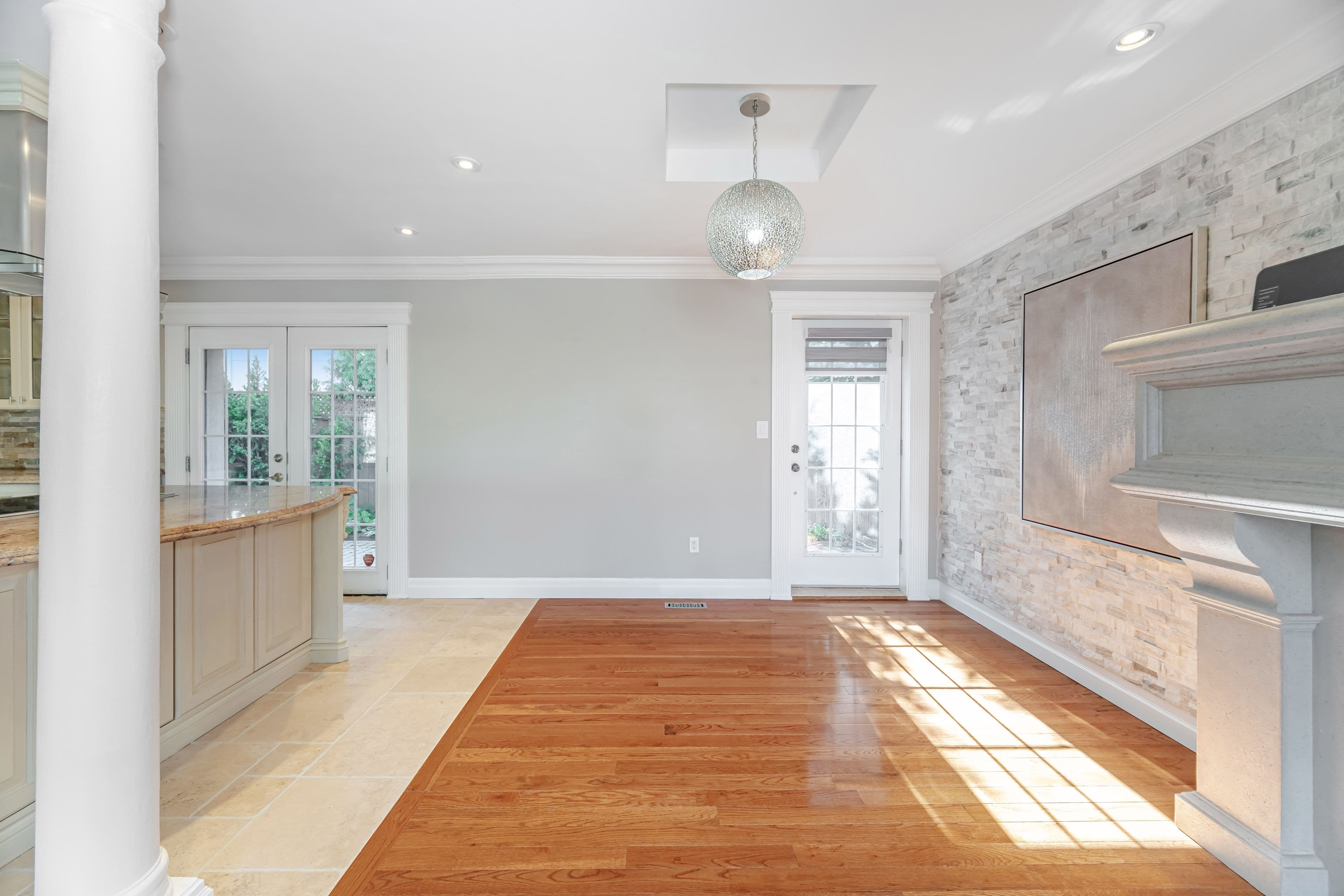 308 Third Line, Oakville, ON L6L 4A4