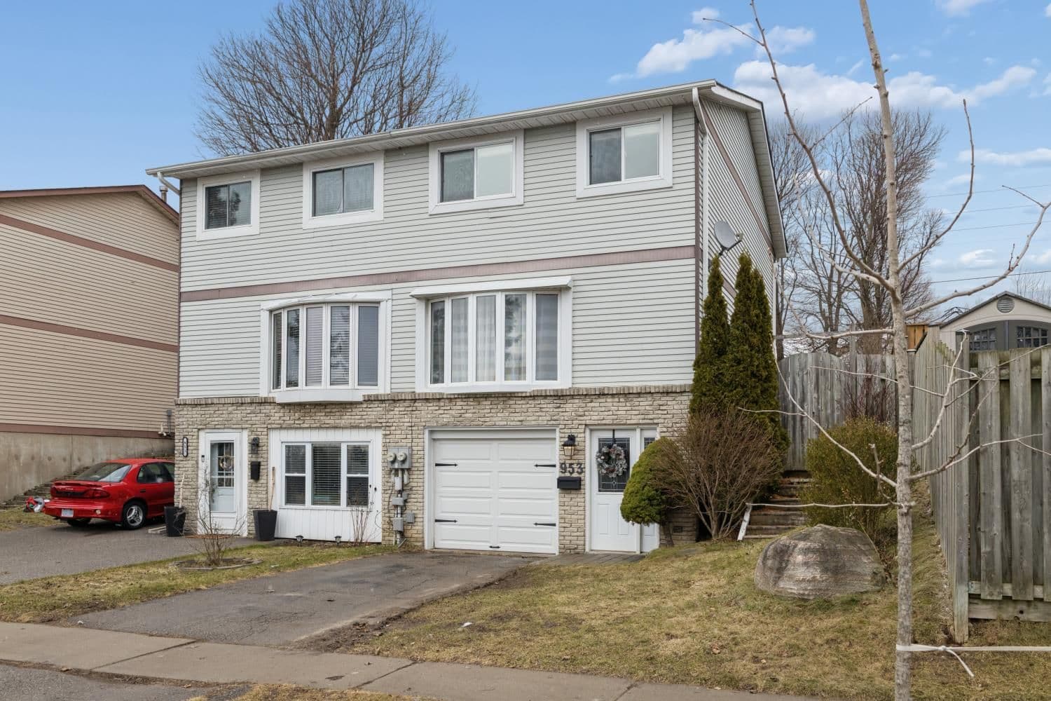 953 Southridge Street, Oshawa, ON L1H 8A4