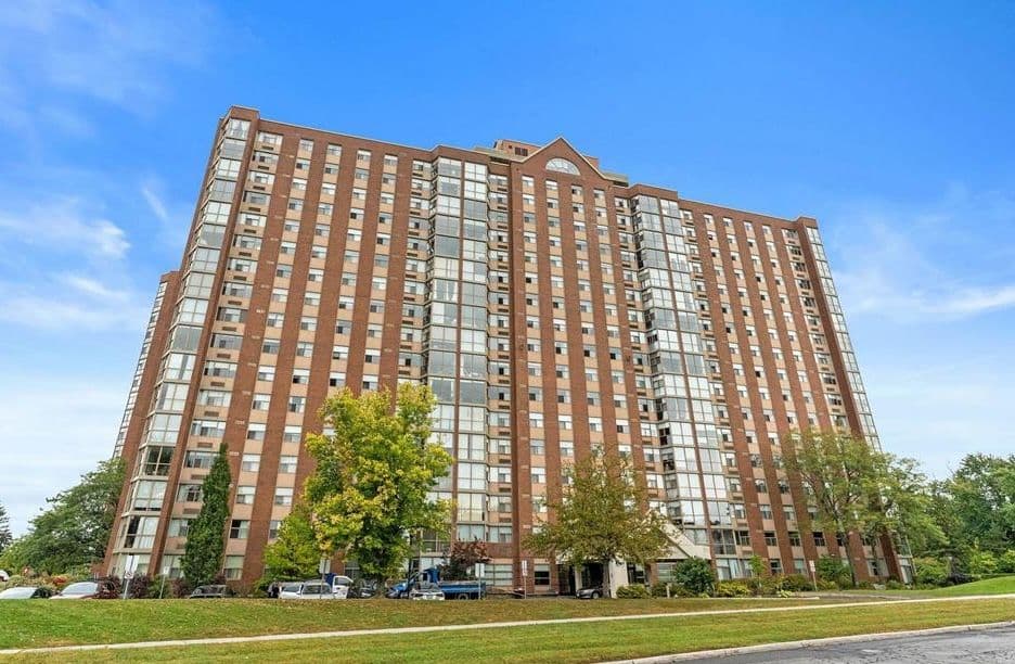 2760 Carousel Crescent 102, Blossom Park - Airport and Area, ON K1T 2N4