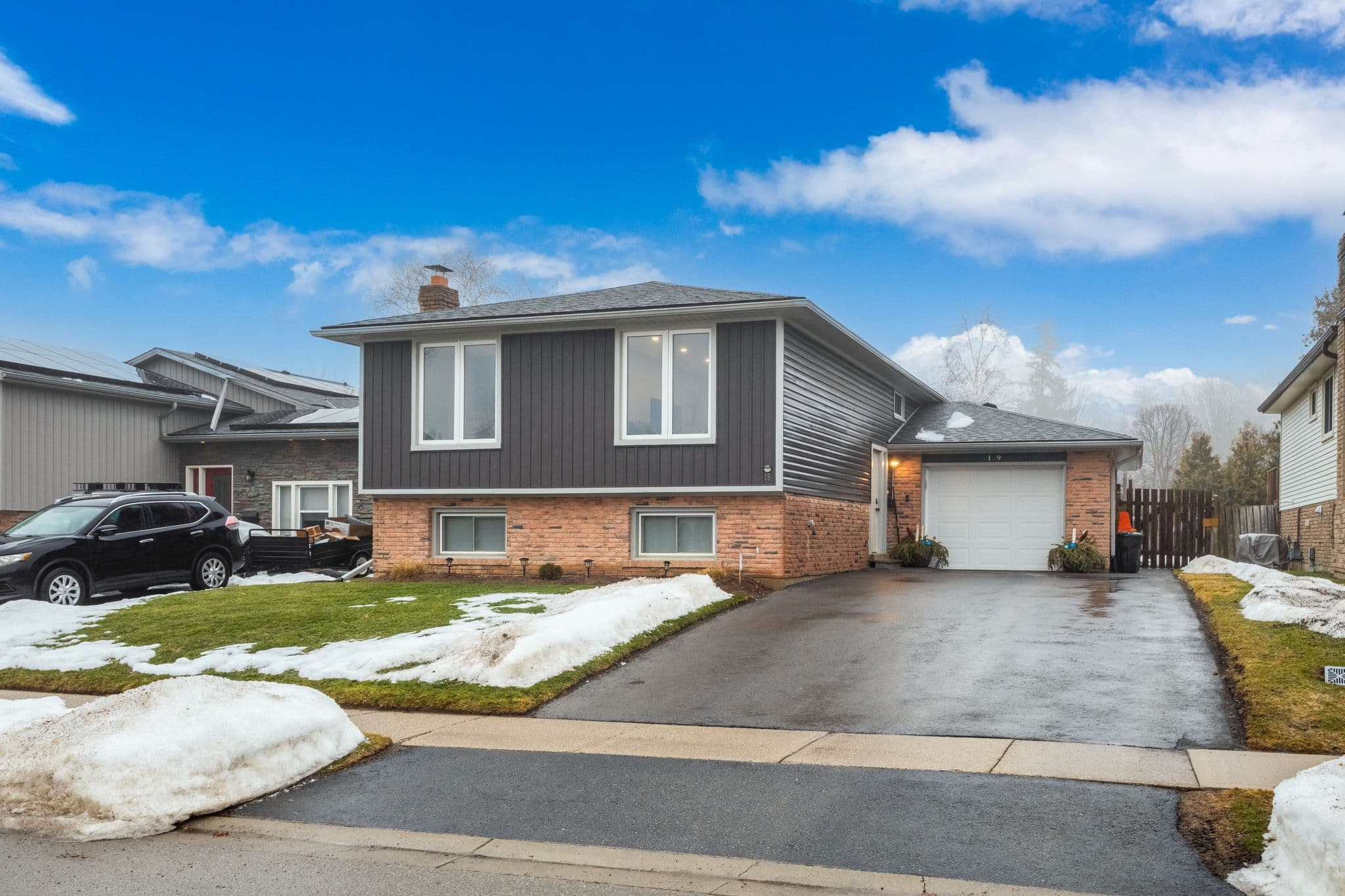 19 Southglen Road, Brant, ON N3R 6Z8