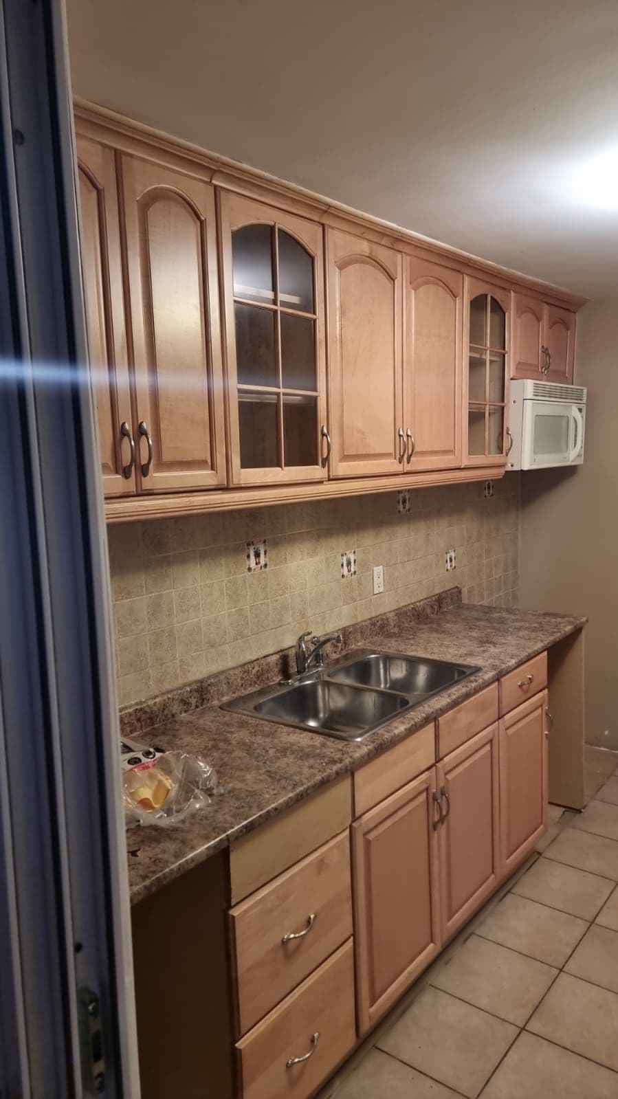 841 Runnymede Road 2nd Flr, Toronto W03, ON M6N 3W1