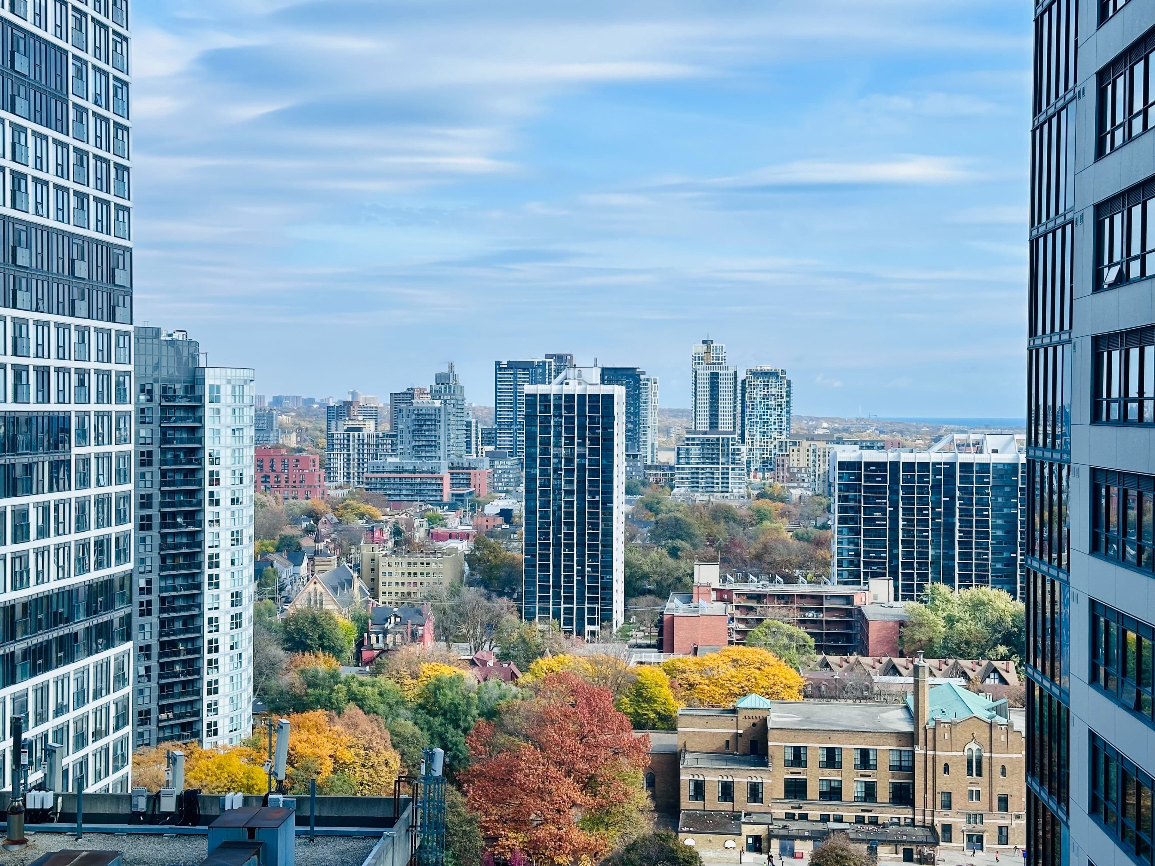 77 Mutual Street 2002, Toronto C08, ON M5B 0B9