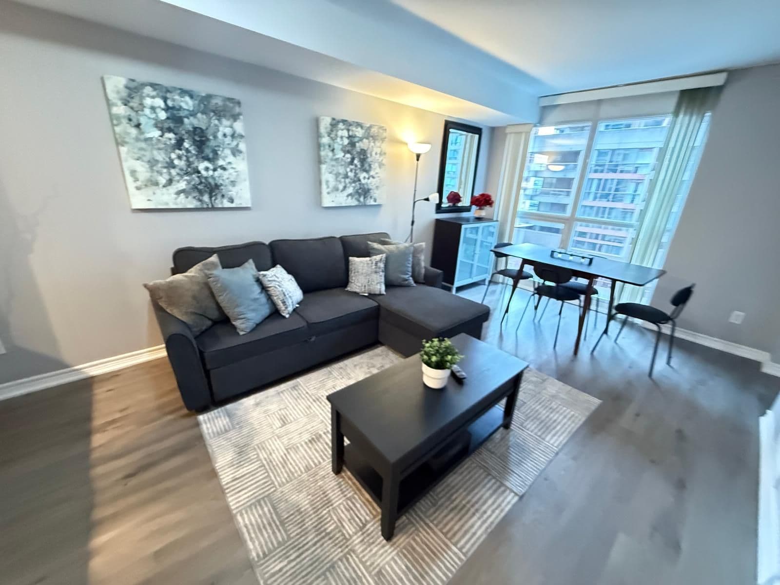 761 Bay Street 511, Toronto C01, ON M5G 2R2