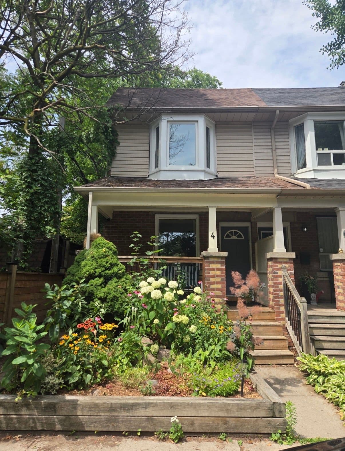 4 Felstead Avenue, Toronto E01, ON M4J 1G2
