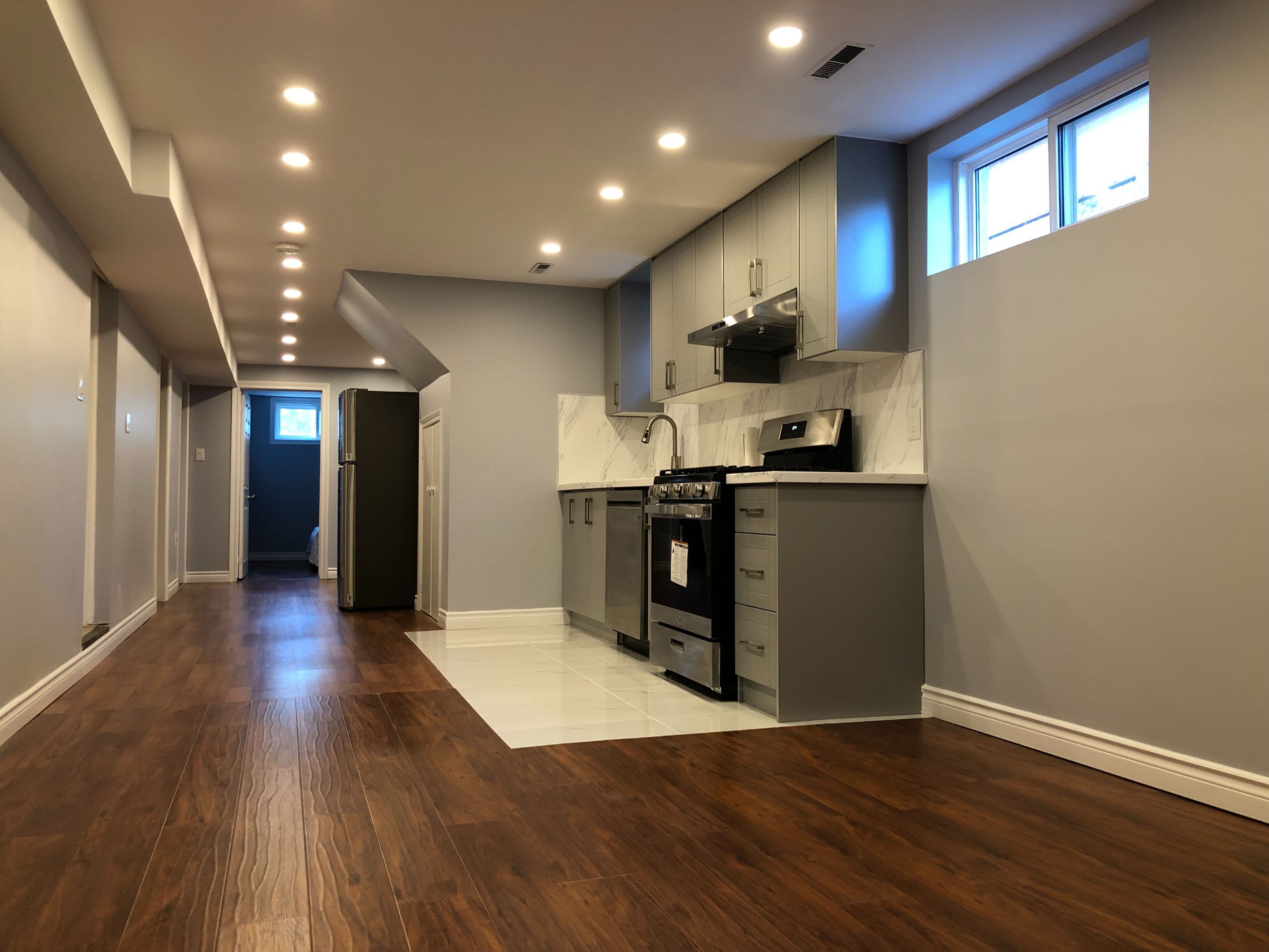 1161 Shadeland Drive Lower, Mississauga, ON L5C 1P2