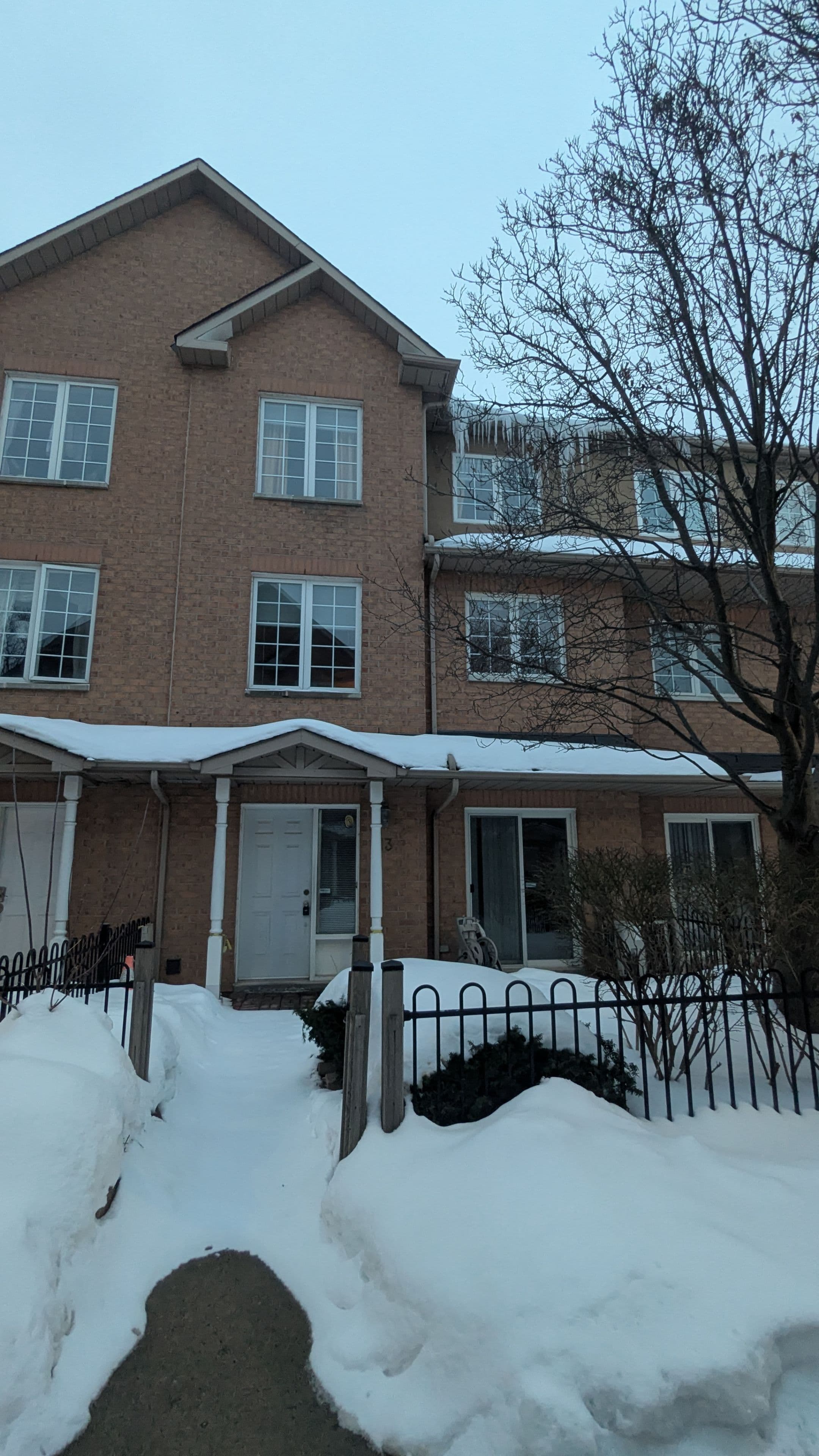 20 St Moritz Way 13, Markham, ON L3R 4G4