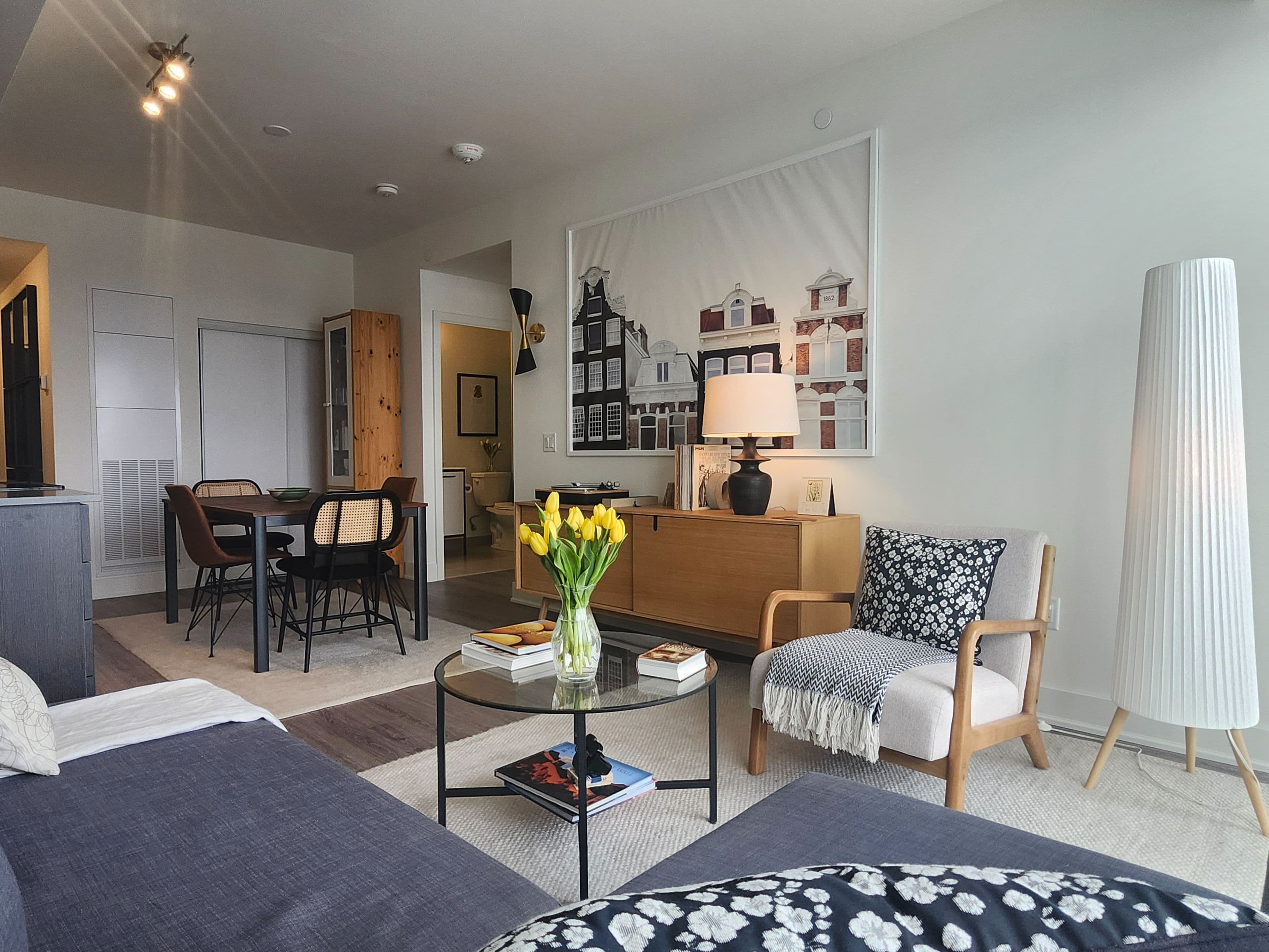 185 Deerfield Road 1311, Newmarket, ON L3Y 0G7