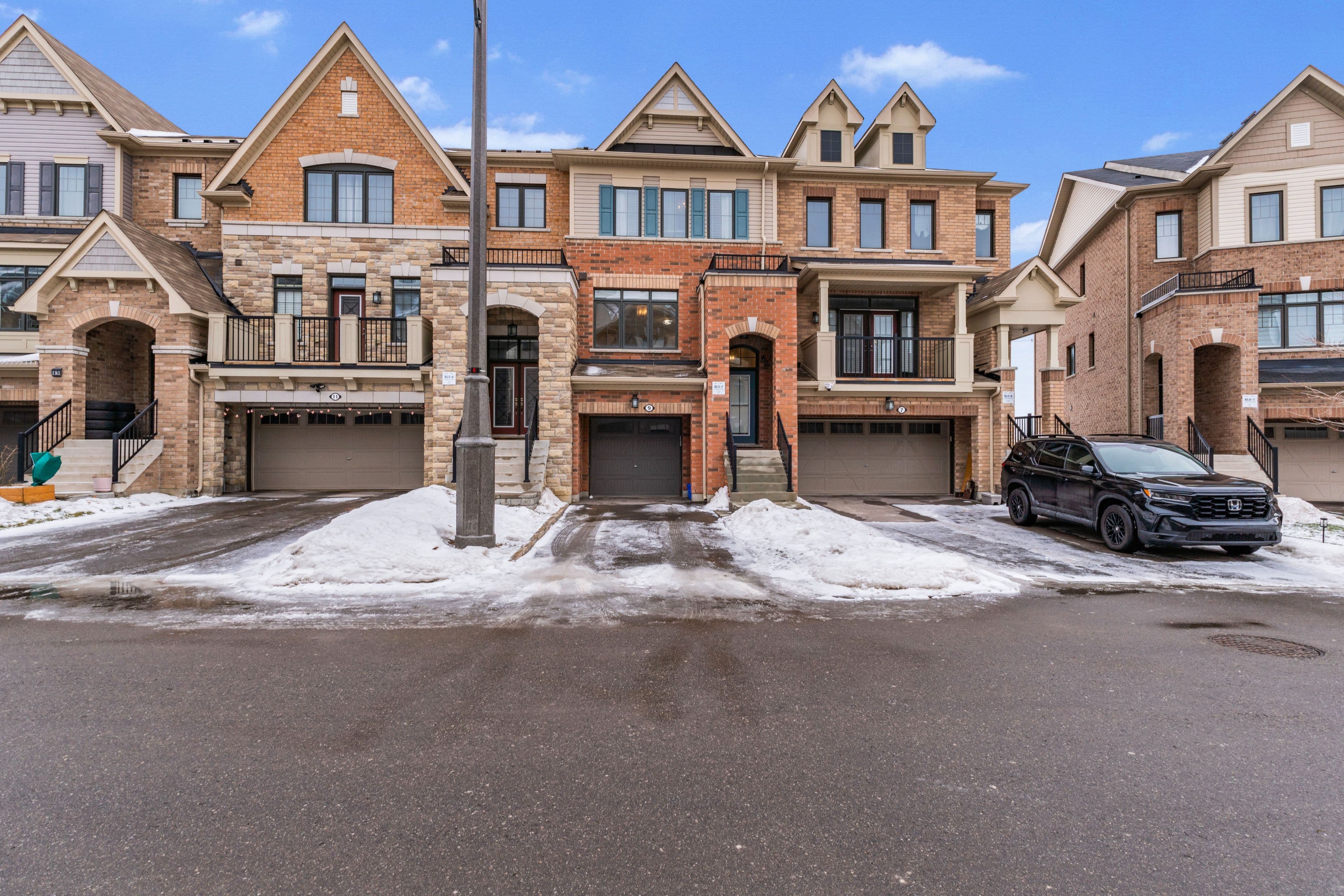 9 Isabella Peach Drive, Markham, ON L6C 0Z1