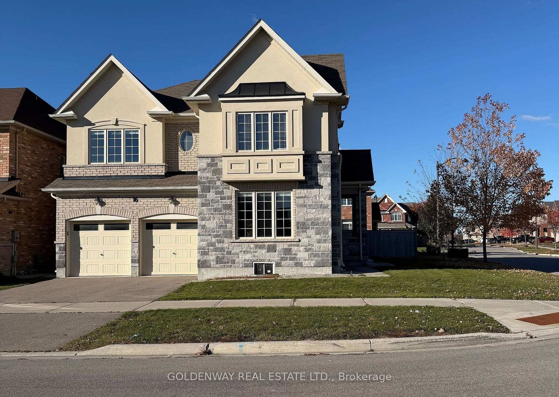 16 Jericho Avenue, Georgina, ON L4P 0G9