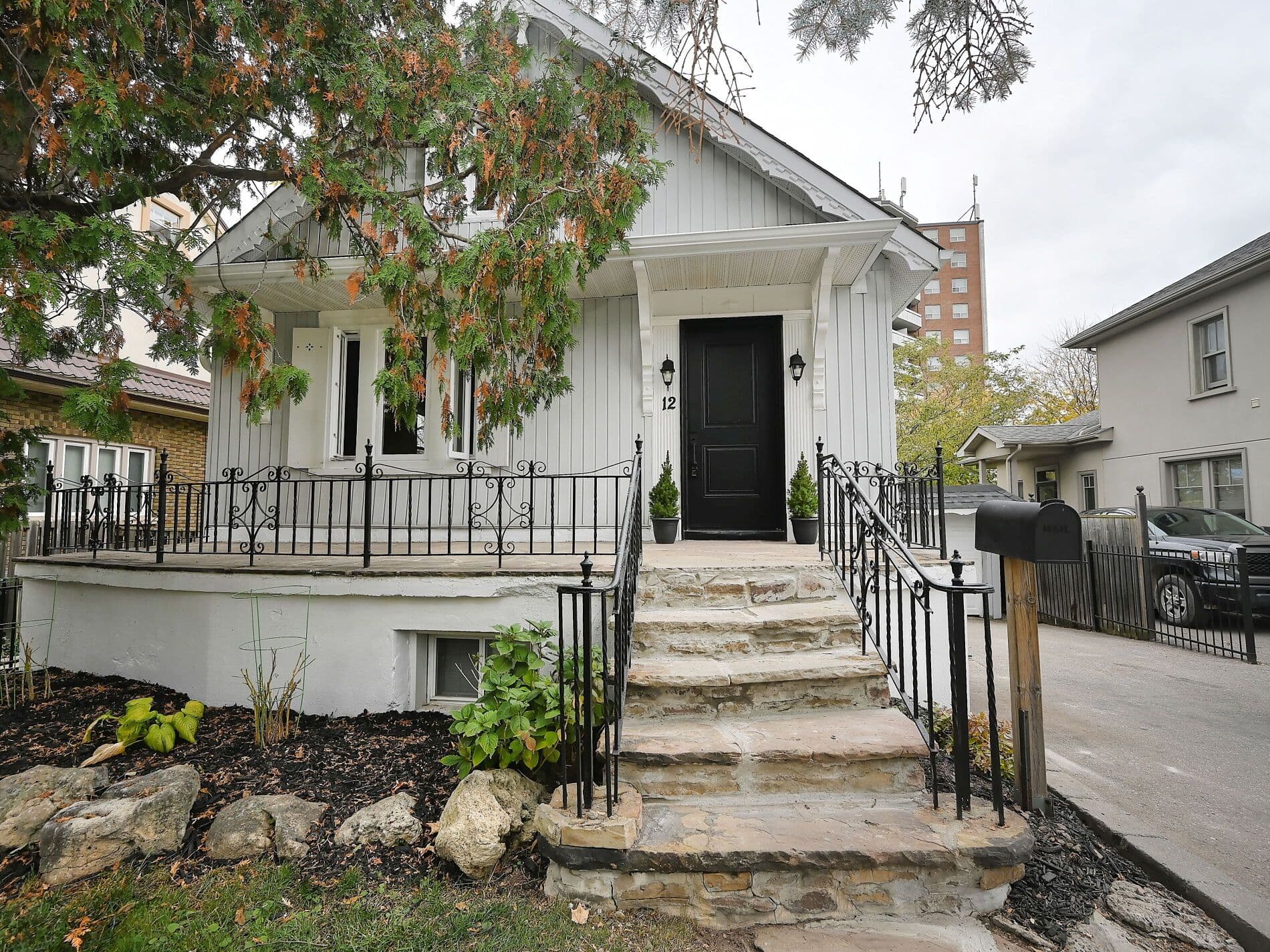 12 Elizabeth Street S, Brampton, ON L6Y 1P8