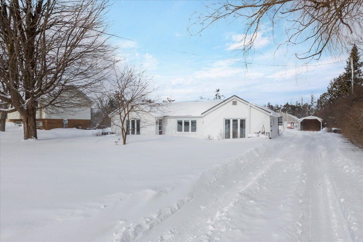 3302 Innisfil Beach Road, Innisfil, ON L9S 4C7