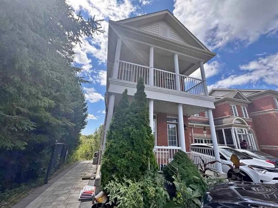 63 Rizal Avenue, Markham, ON L6B 0G7