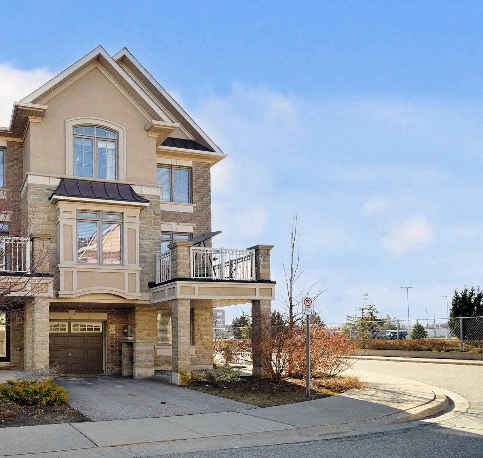 2435 Greenwich Dr Drive 25, Oakville, ON L6M 0S4