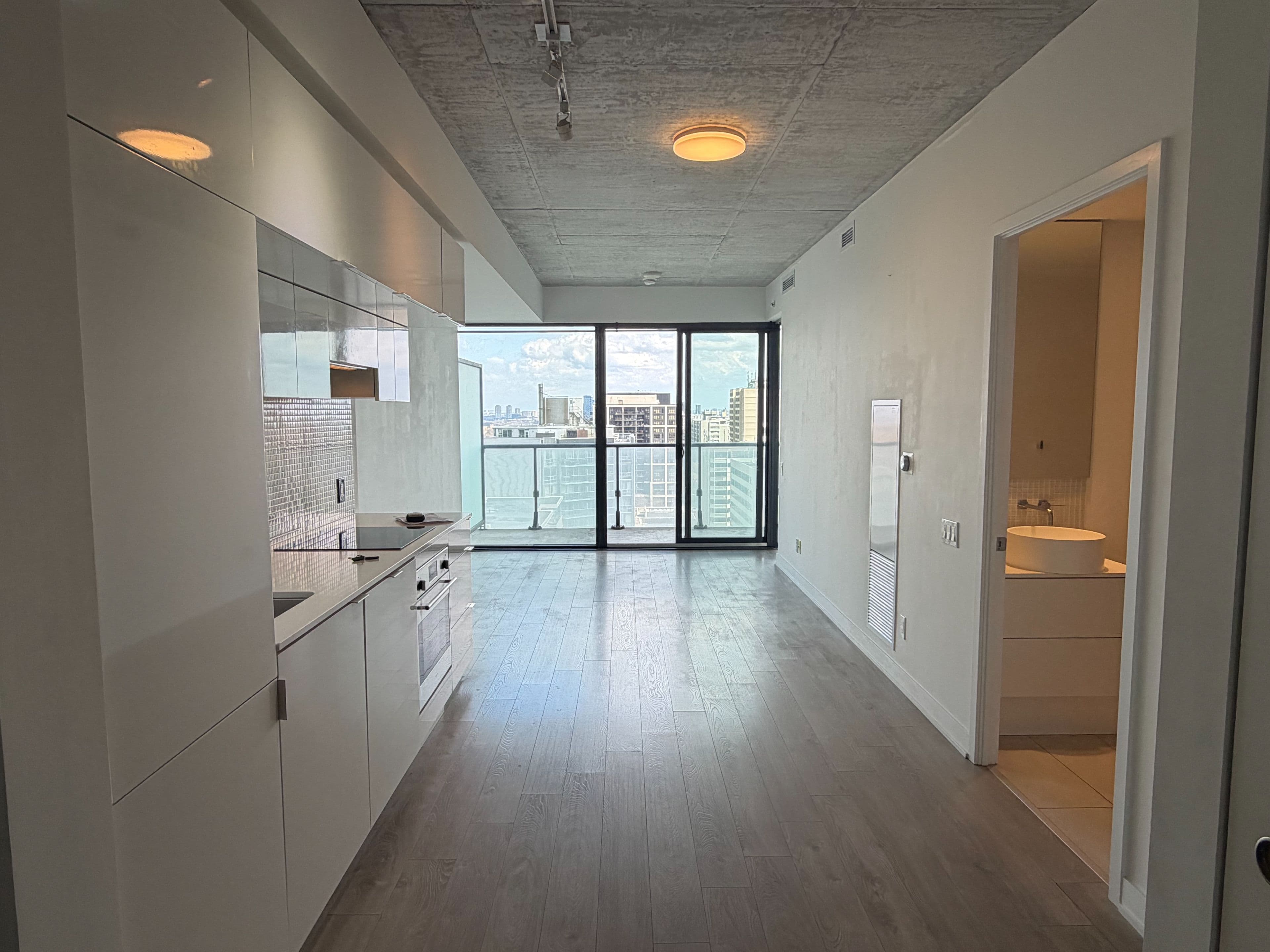 185 Roehampton Avenue 1209, Toronto C10, ON M4P 0C6