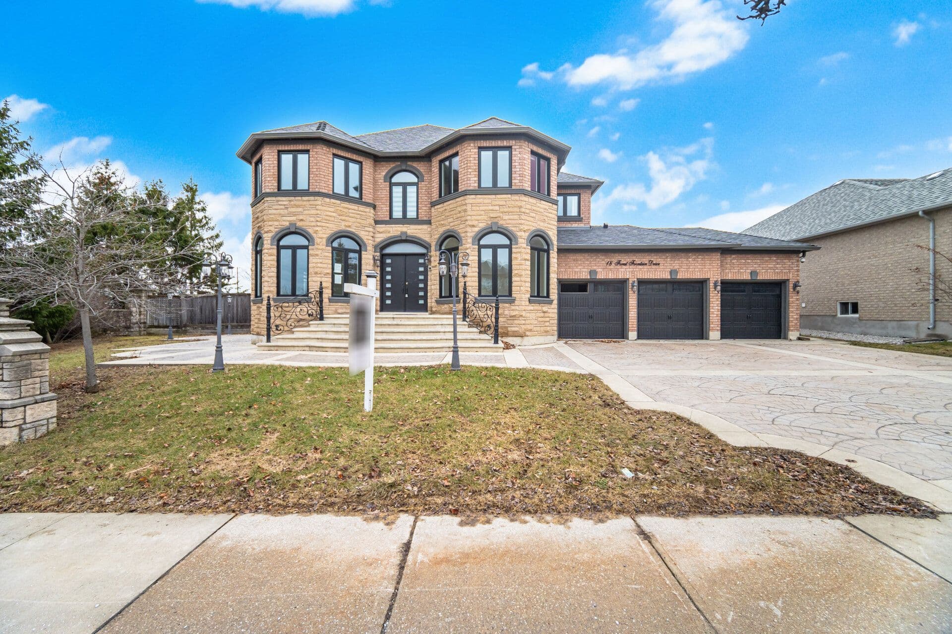 18 Forest Fountain Drive, Vaughan, ON L4H 1S3