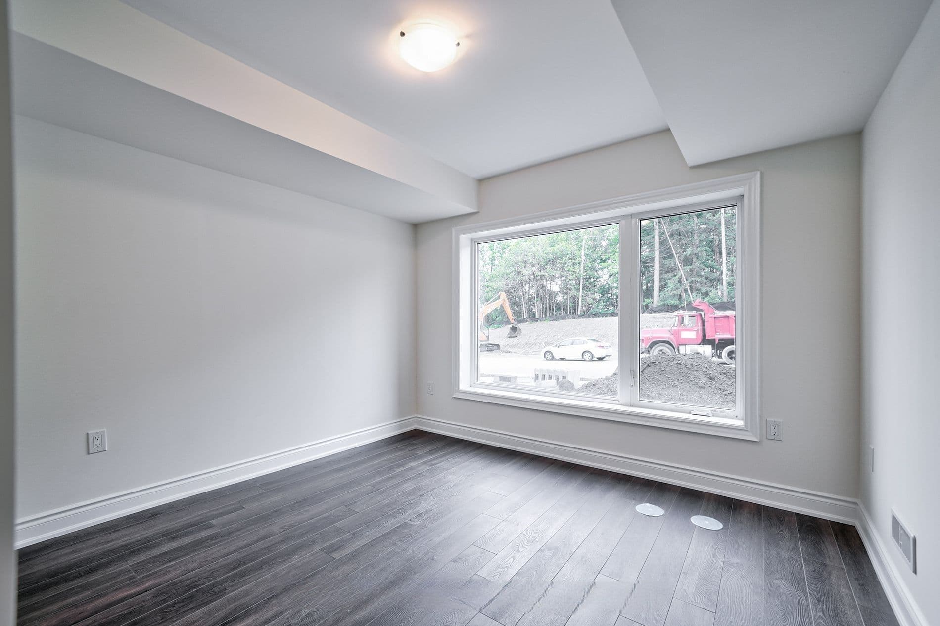 14 Bennington Road, Newmarket, ON L3X 0M8