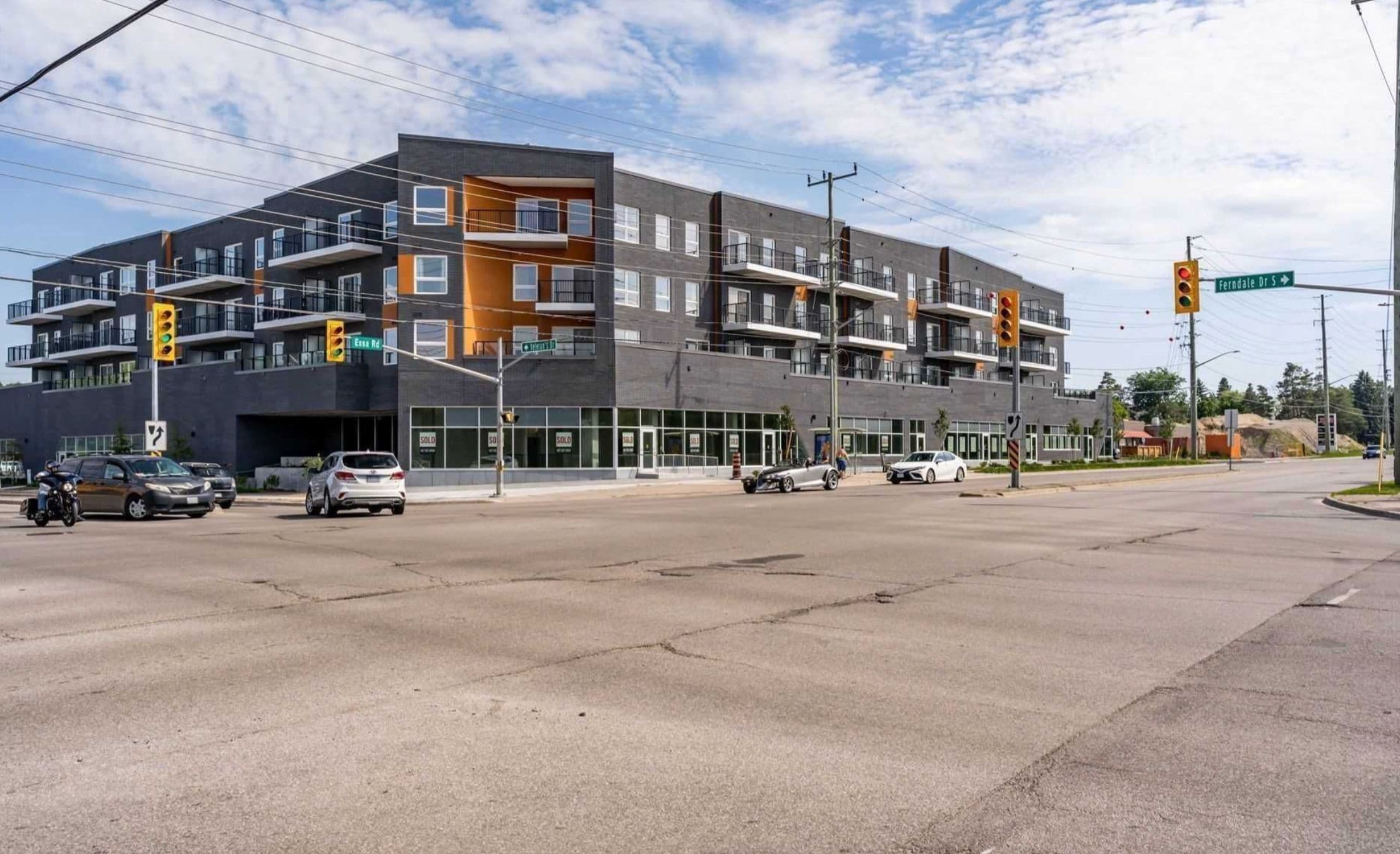 430 Essa Road 416, Barrie, ON L0M 1A0