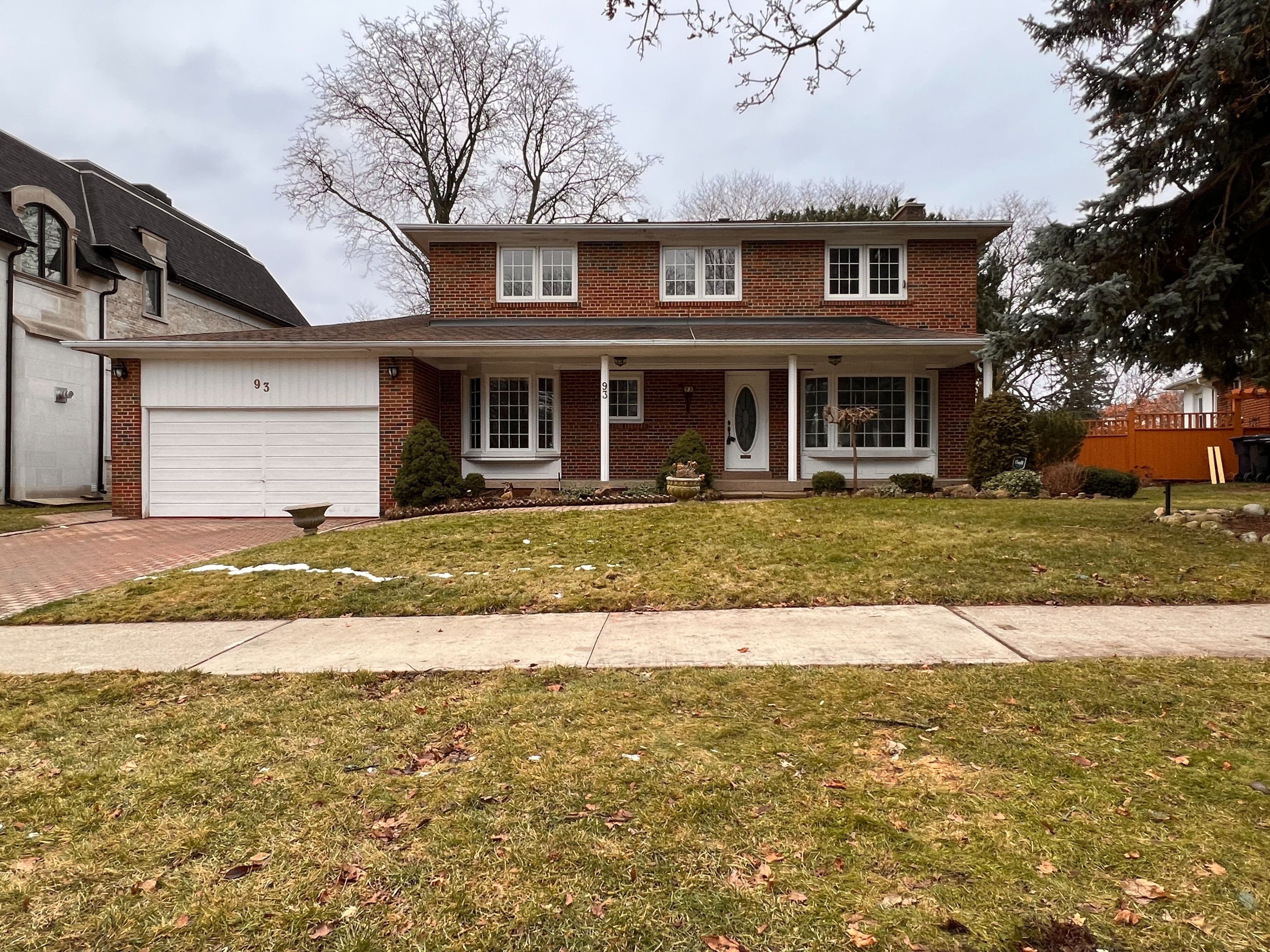 93 Lord Seaton Road, Toronto C12, ON M2P 1K7