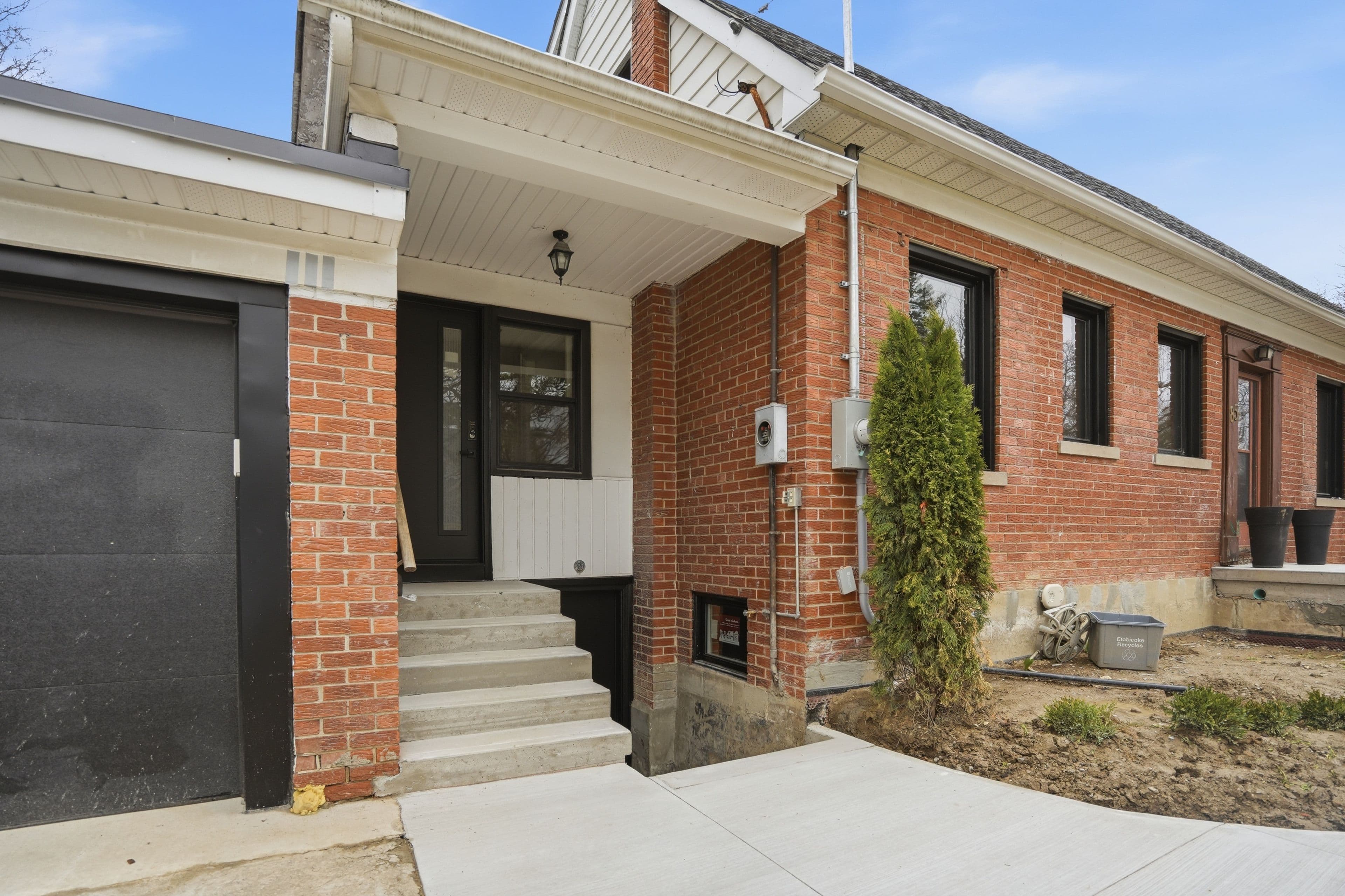 85 Allanbrooke Drive, Toronto W08, ON M9A 3N9