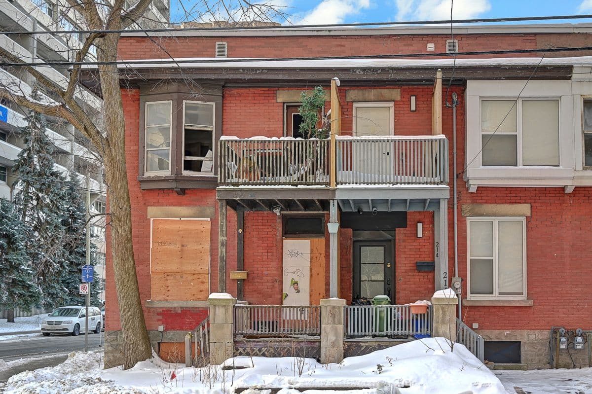 216 Bay Street, Ottawa Centre, ON K1R 5Y9