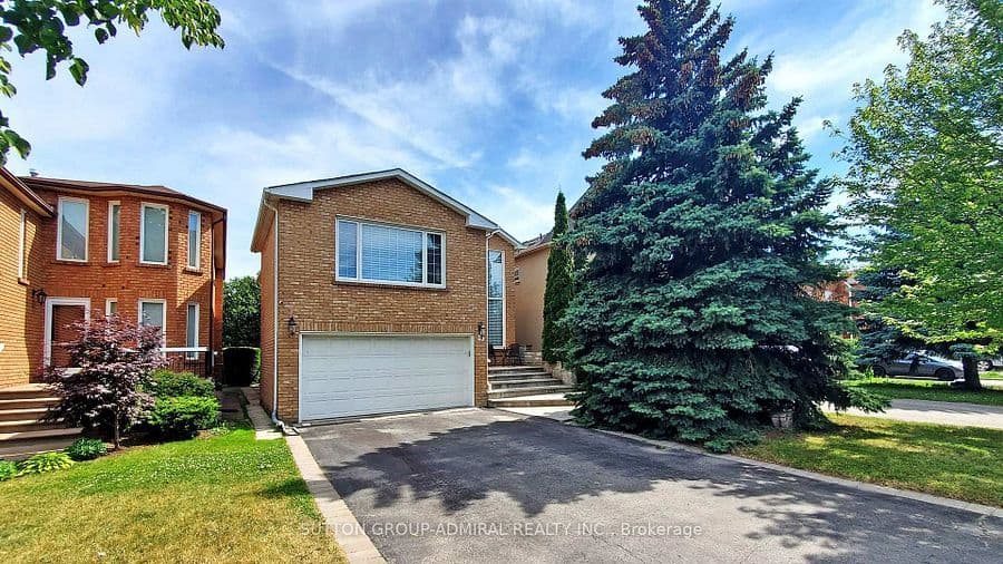 45 Pinewood Drive Main & 2nd, Vaughan, ON L4J 5N8