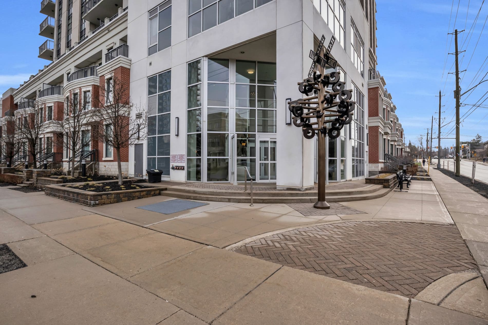 144 Park Street 904, Waterloo, ON N2L 0B6