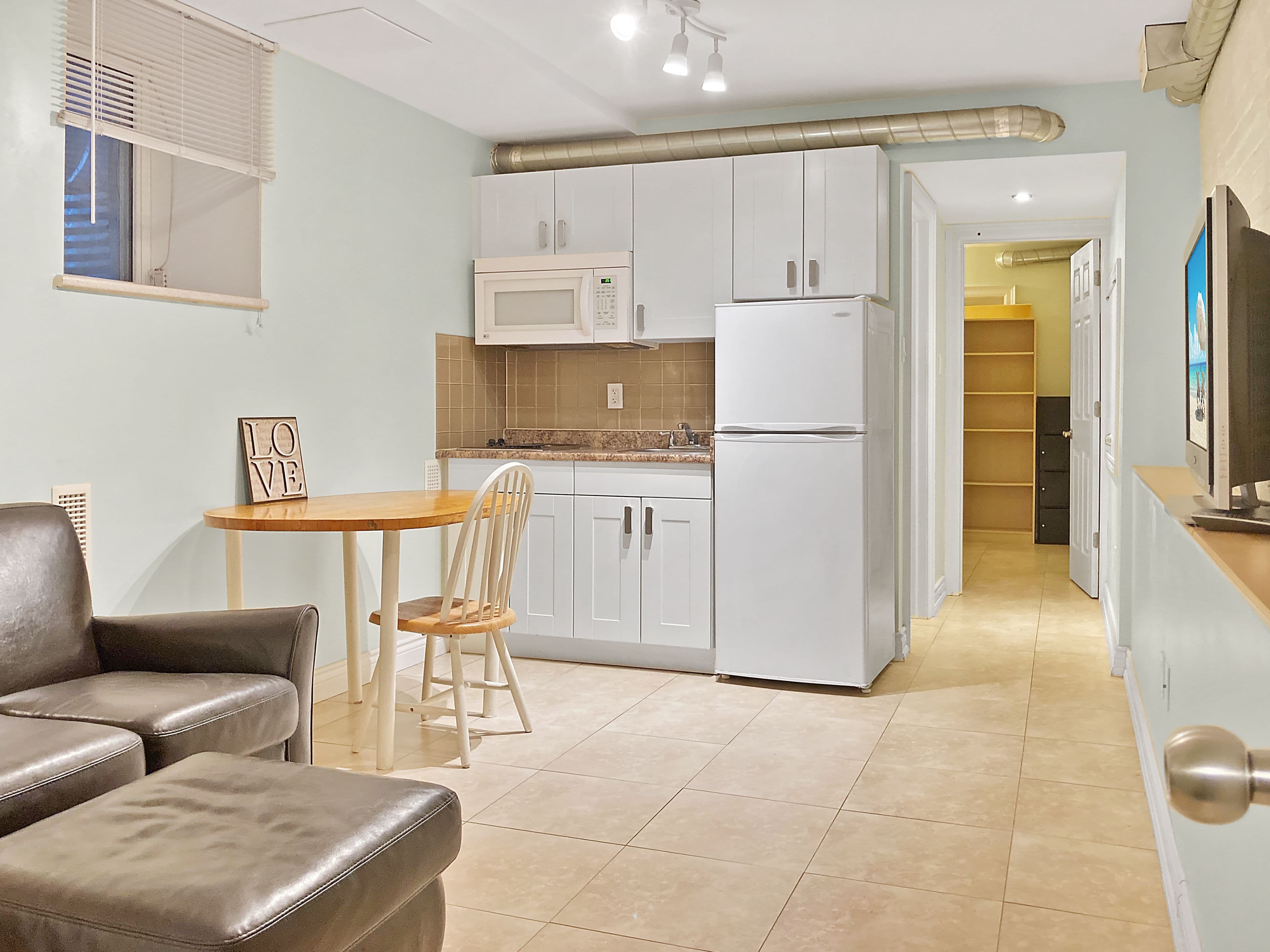 1491 Dundas Street W 1B, Toronto C01, ON M6K 1T6