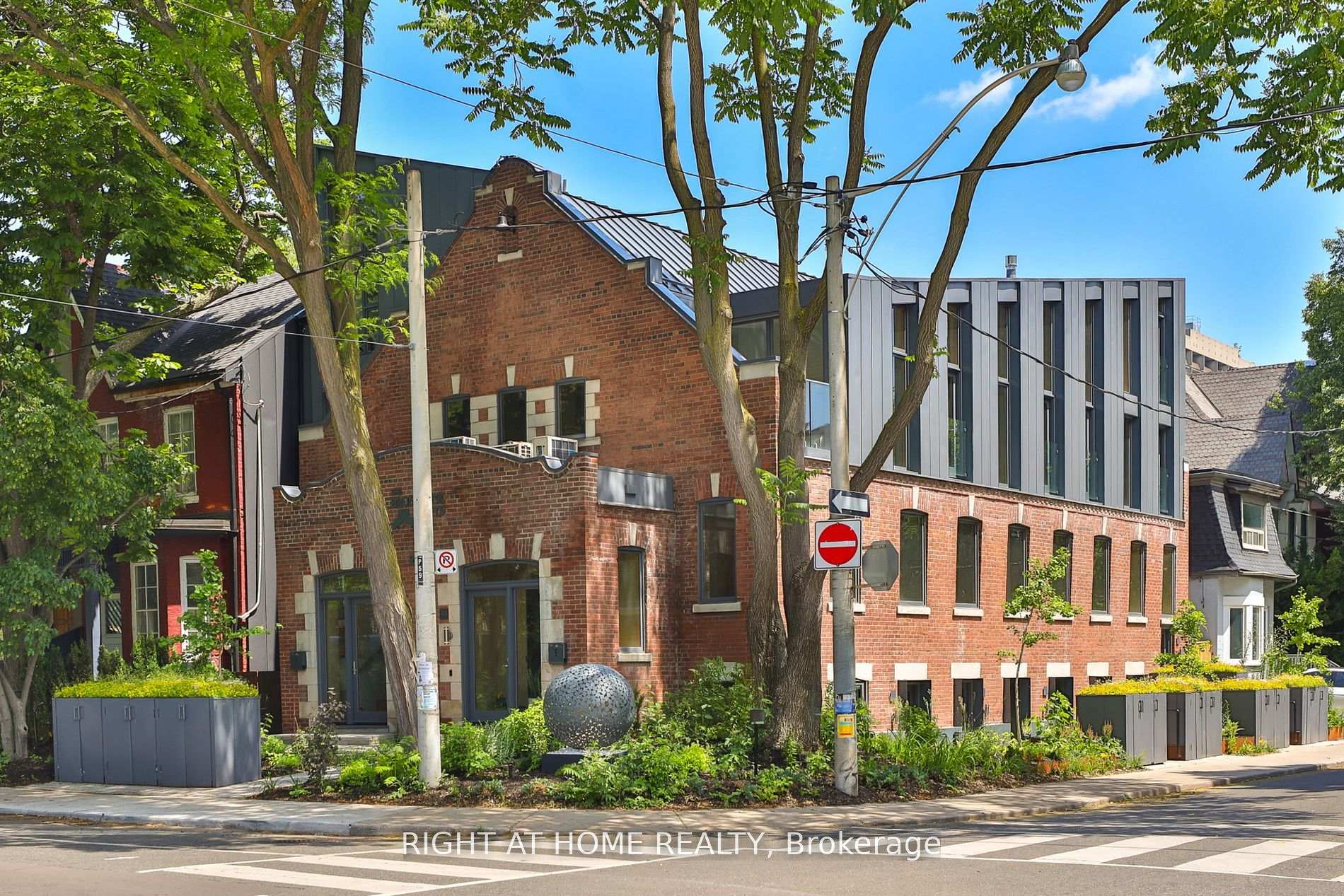 225 Brunswick Avenue PH 2, Toronto C01, ON M5S 2M6
