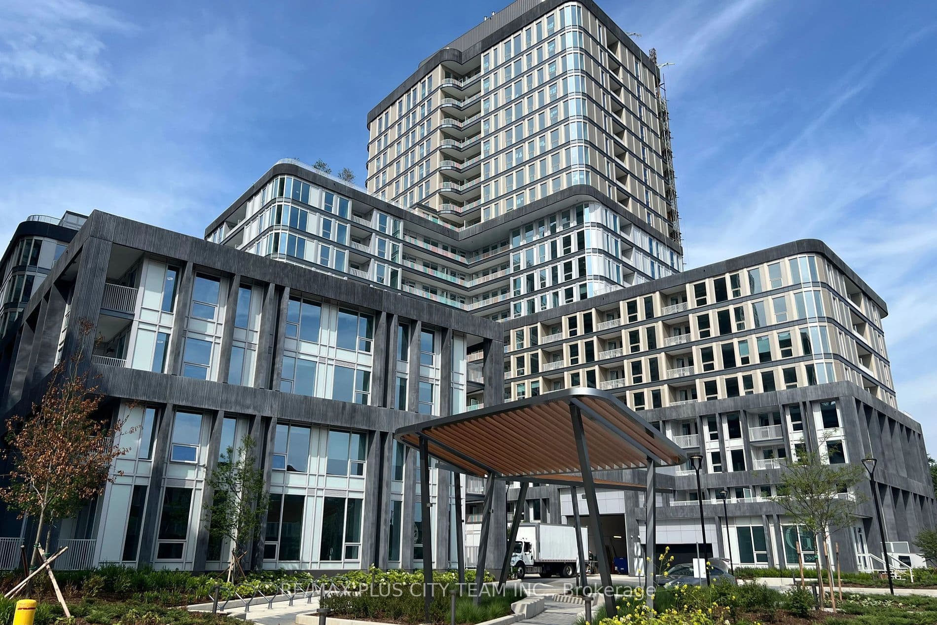 3240 William Coltson Avenue 721, Oakville, ON L6H 8C8