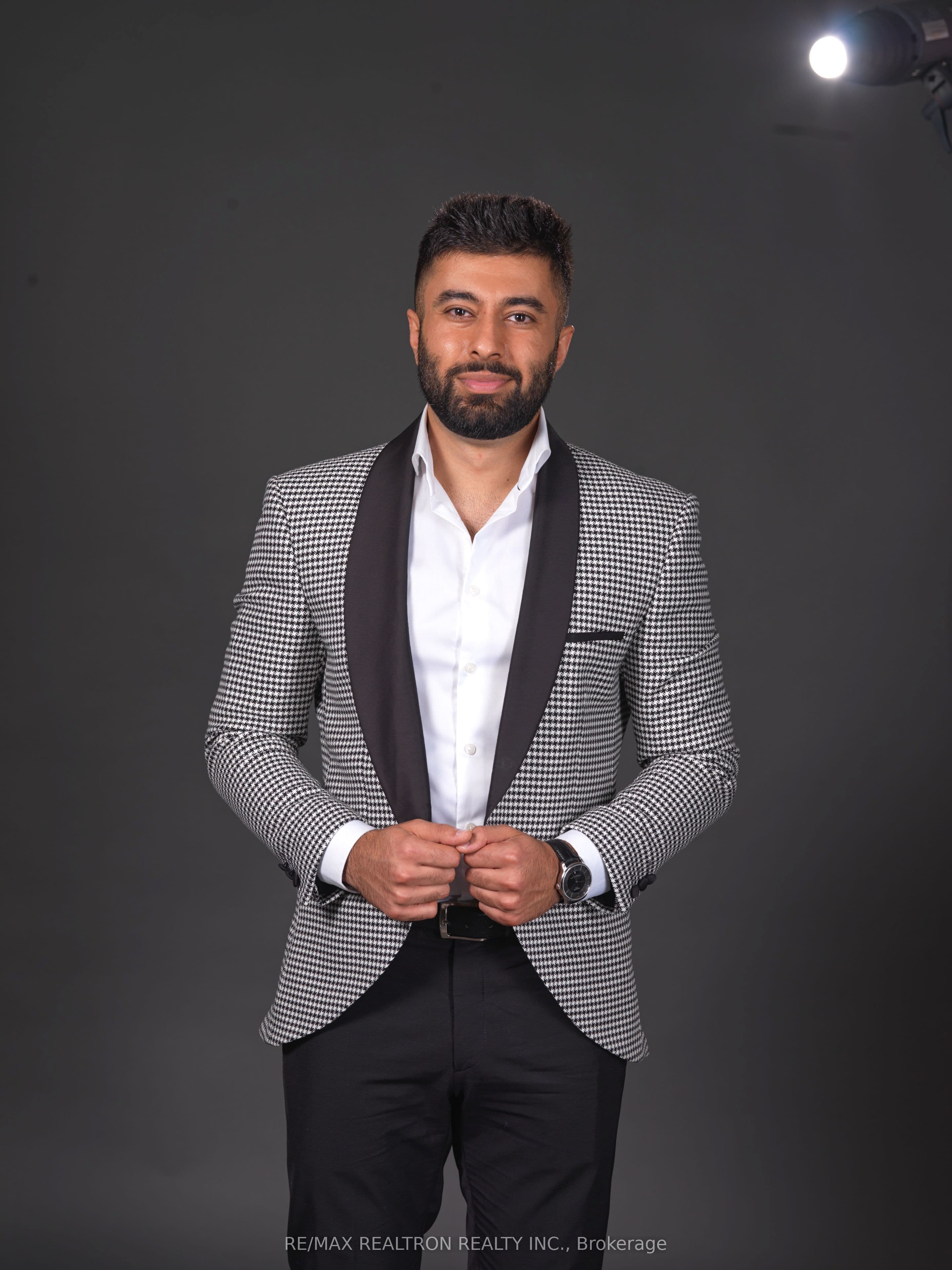 5 rosewell Crescent, Halton Hills, ON L7G 0N3