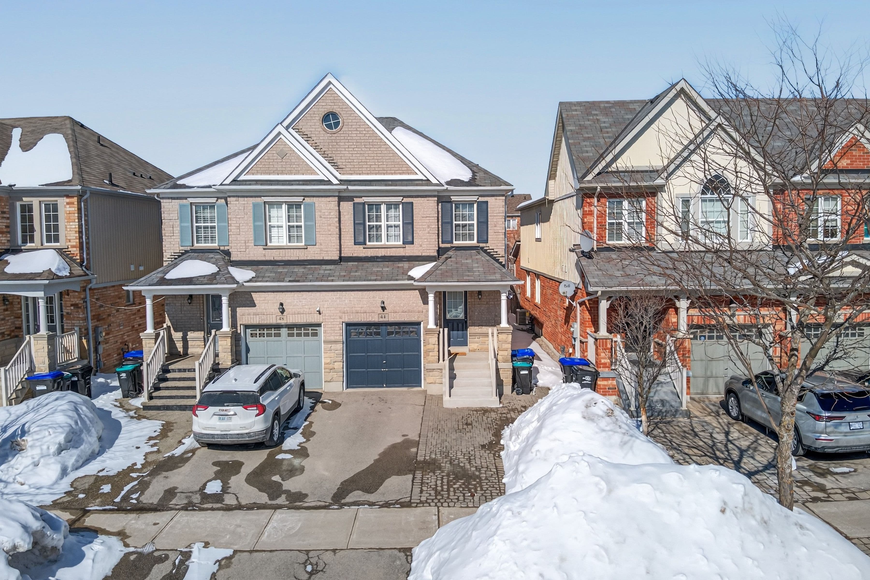 44 Acorn Lane, Bradford West Gwillimbury, ON L3Z 0H6