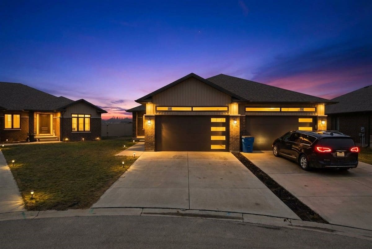 77 Bordeaux Place, Chatham-Kent, ON N7M 0S4