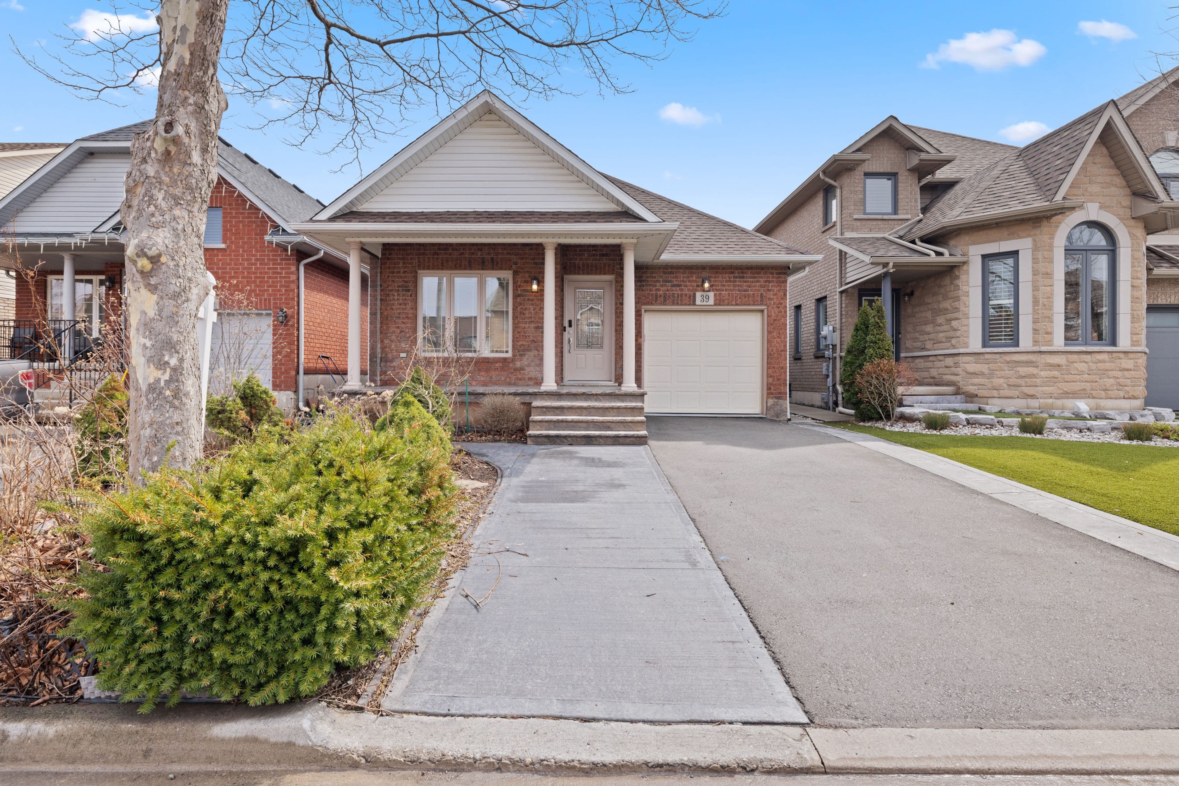 39 McKibbon Avenue, Hamilton, ON L0R 1P0