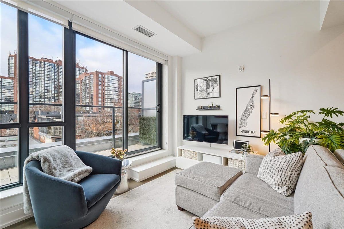 90 Niagara Street 405, Toronto C01, ON M5V 0P9