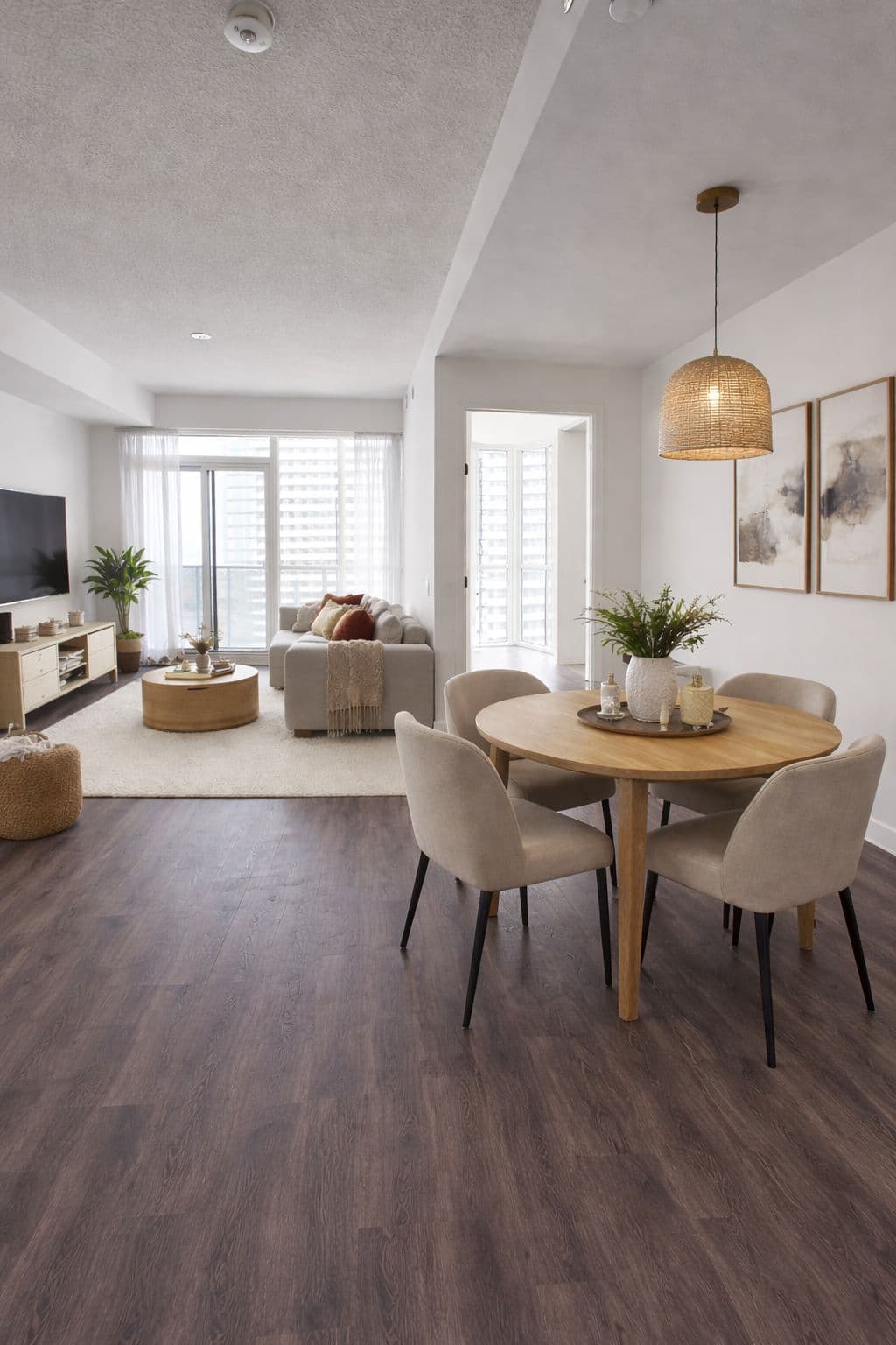 28 Interchange Way 3903, Vaughan, ON L4K 0P8