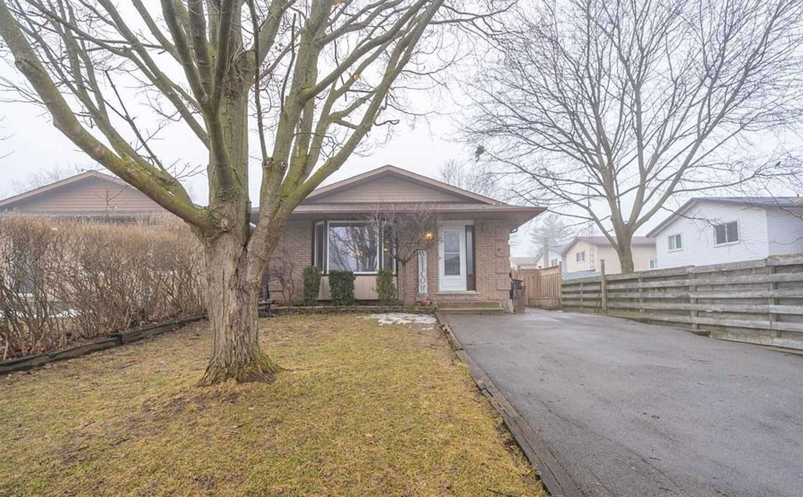 9 Balmoral Court, Haldimand, ON N3W 1E5