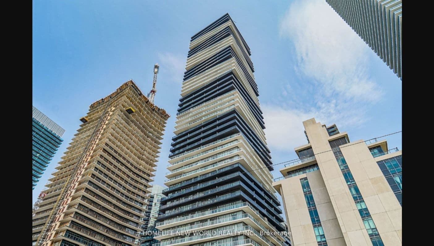 56 Annie Craig Drive Lph01, Toronto W06, ON M8V 0C5