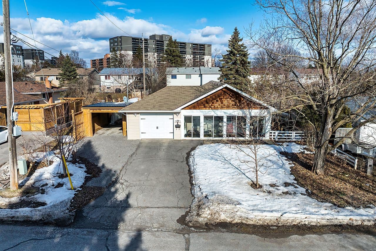 84 Nevin Avenue, Peterborough, ON K9J 6E8