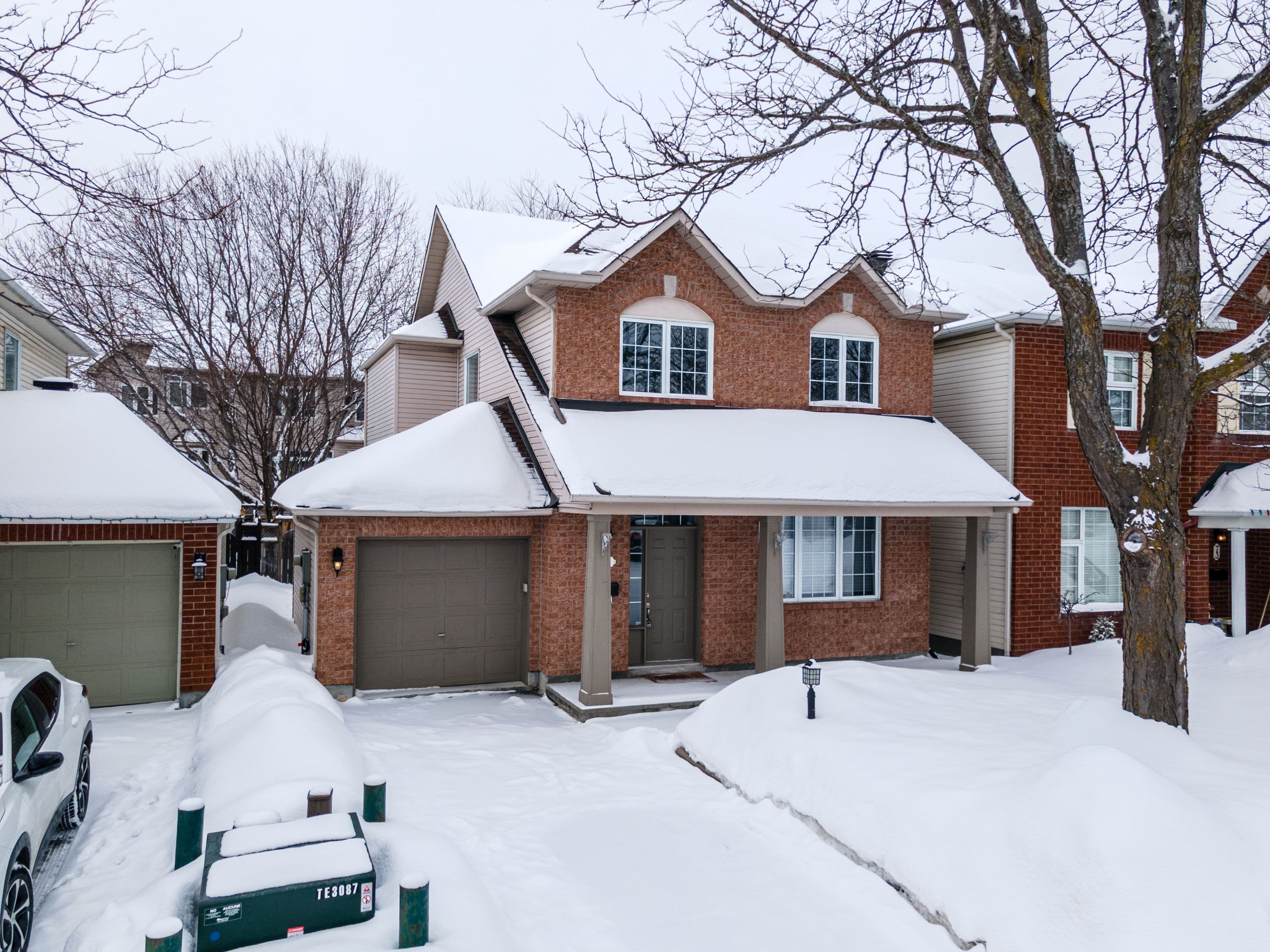 71 Appledale Drive, Barrhaven, ON K2J 4W6
