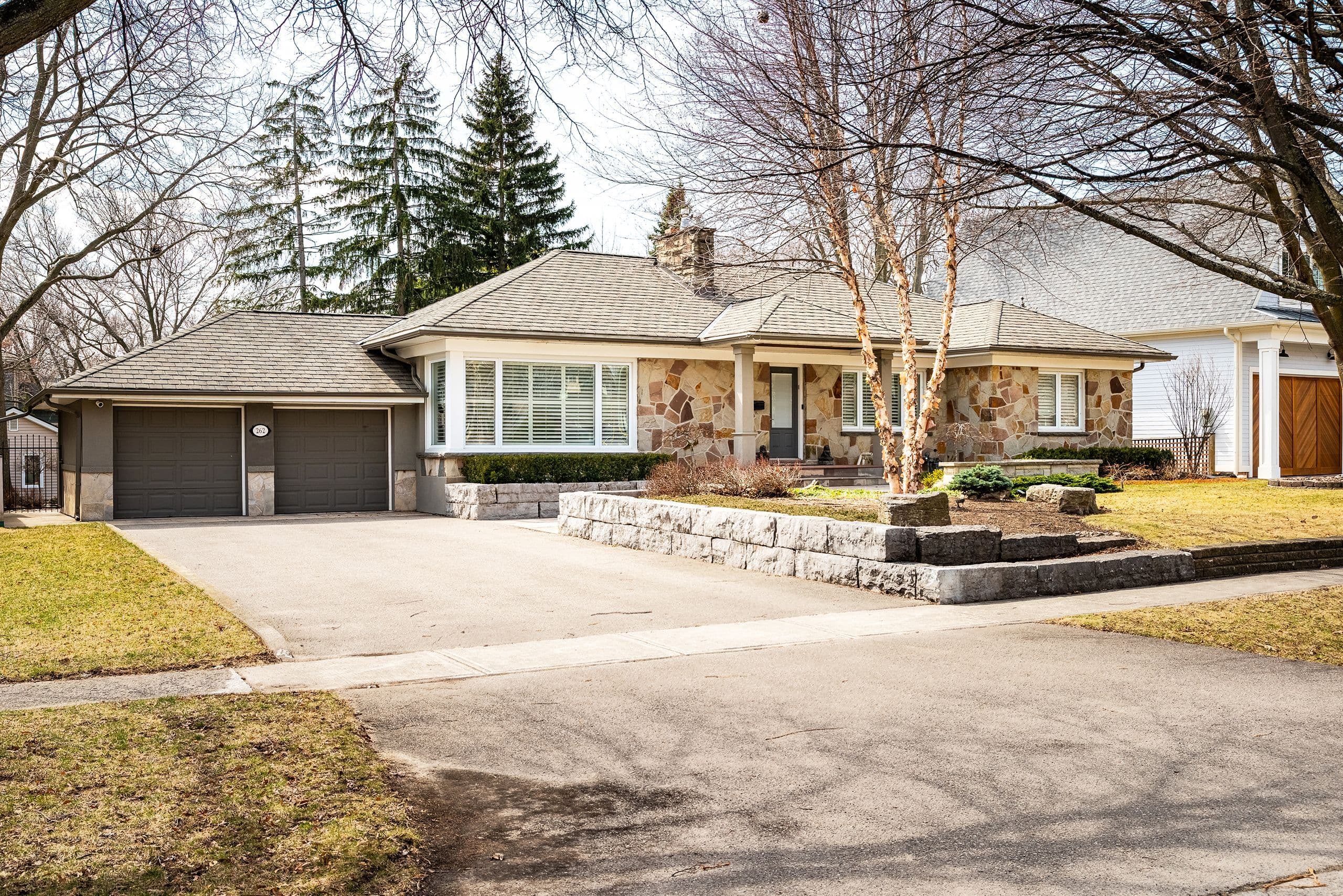 262 Oakwood Crescent, Oakville, ON L6K 3M8