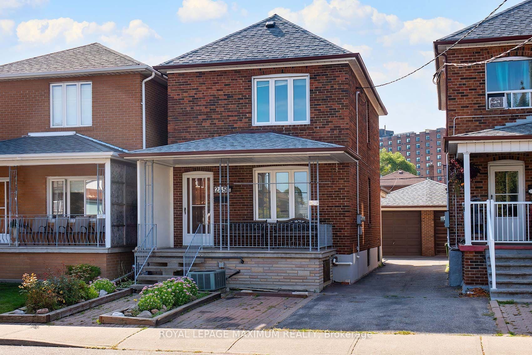 245 Belgravia Avenue, Toronto W04, ON M6E 2M9