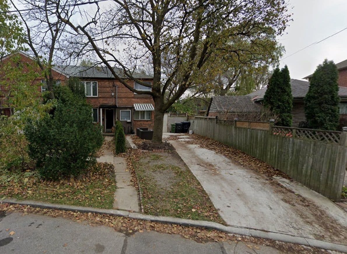21 Khedive Avenue Bsmt, Toronto C04, ON M6A 2G2