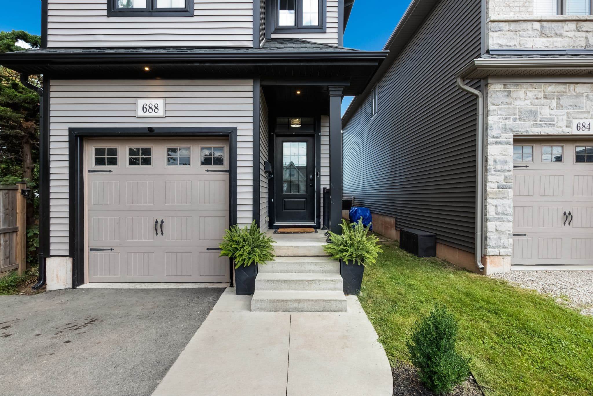 688 Dunn Avenue, Hamilton, ON L8H 6M6