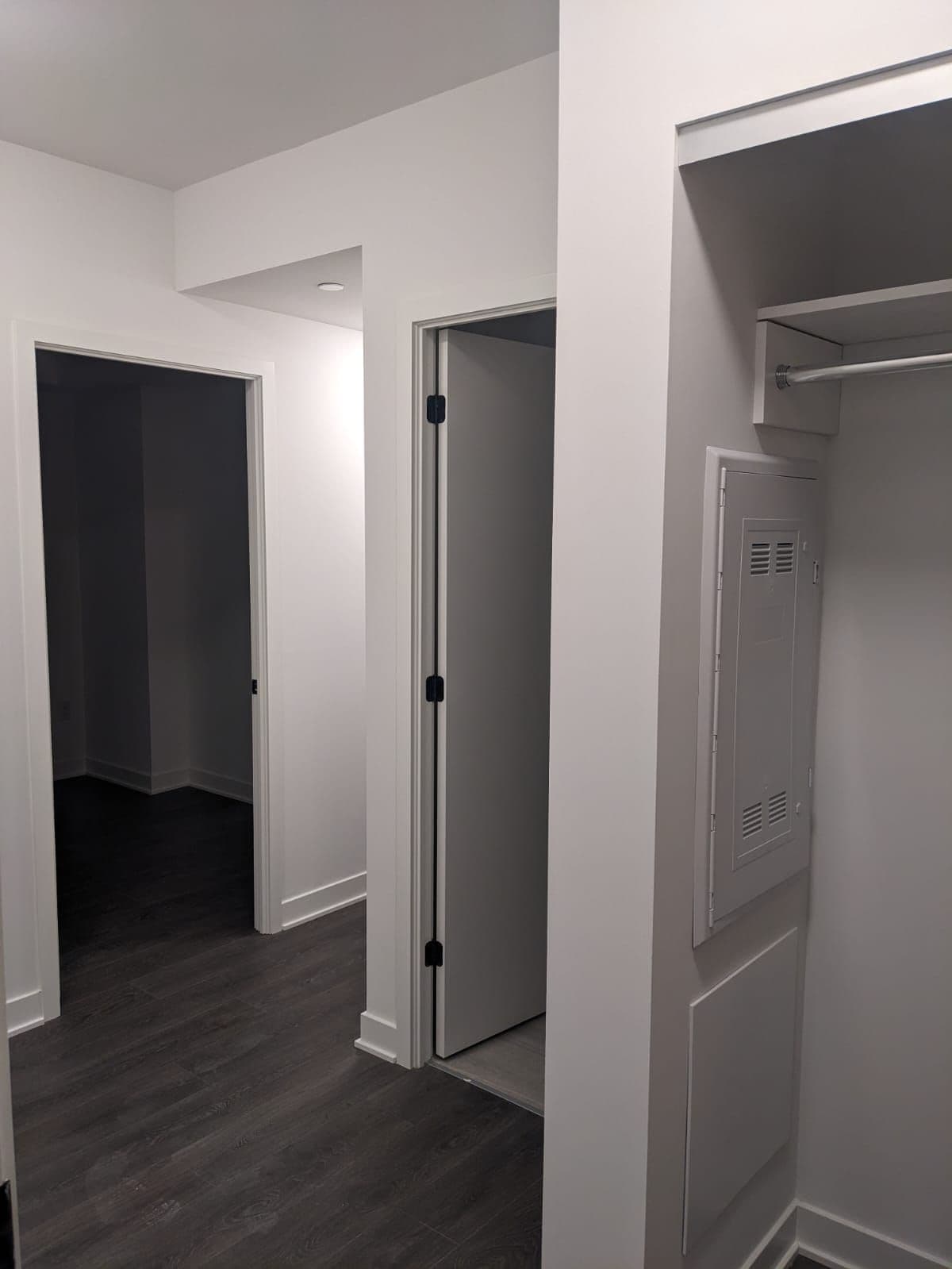 36 Zorra Street 2004, Toronto W08, ON M8Z 0G5