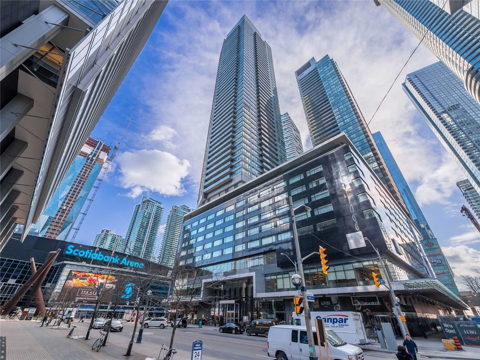 55 Bremner Boulevard 2703, Toronto C01, ON M5J 0A6