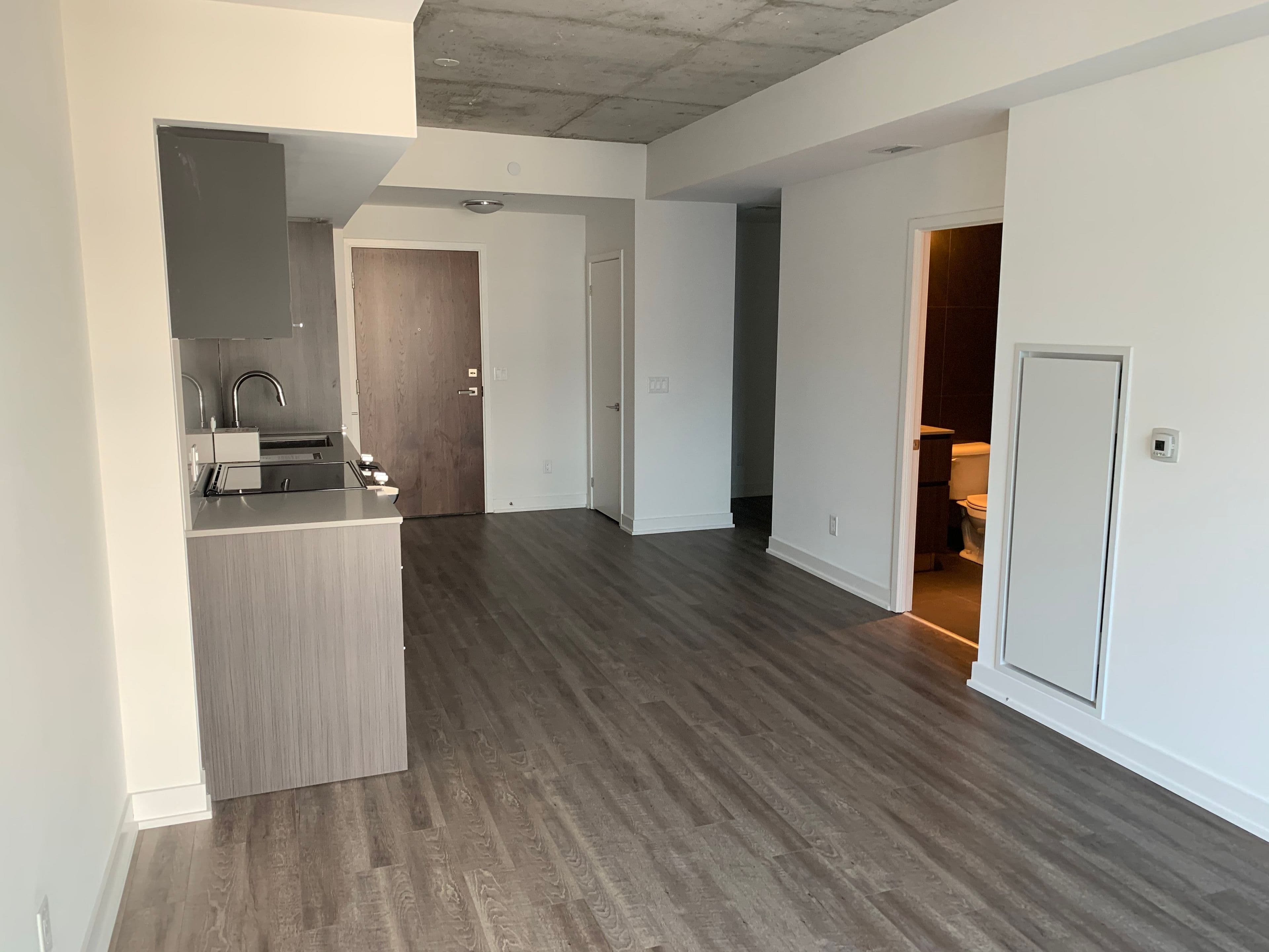 15 Baseball Place 818, Toronto E01, ON M4M 0E6