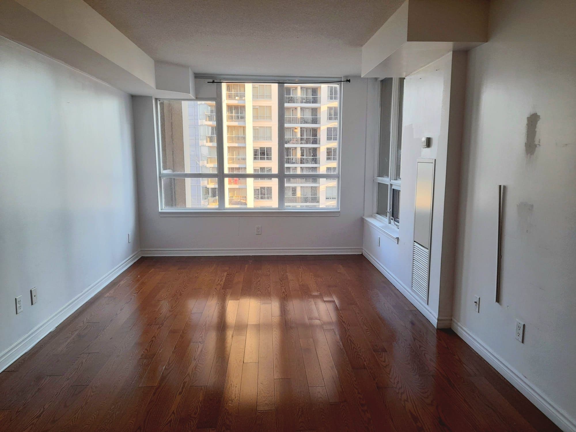 4090 Living Arts Drive 1212, Mississauga, ON L5B 4M8