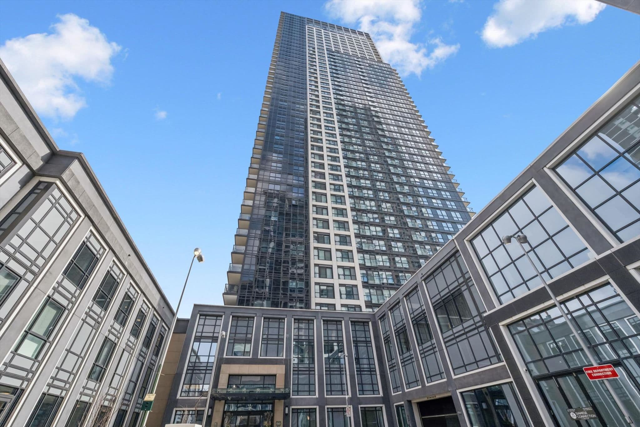 5 Mabelle Avenue 1429, Toronto W08, ON M9A 0C8