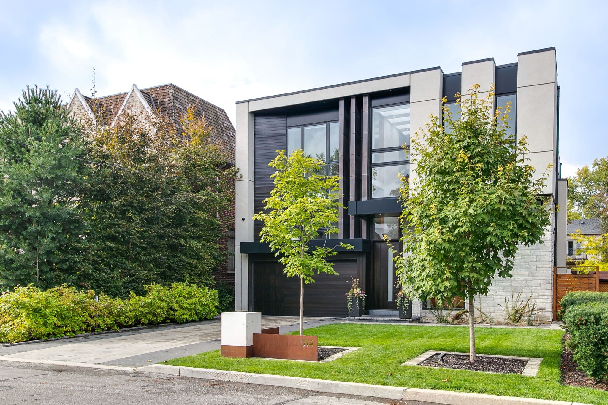 514 Douglas Avenue, Toronto C04, ON M5M 1H5