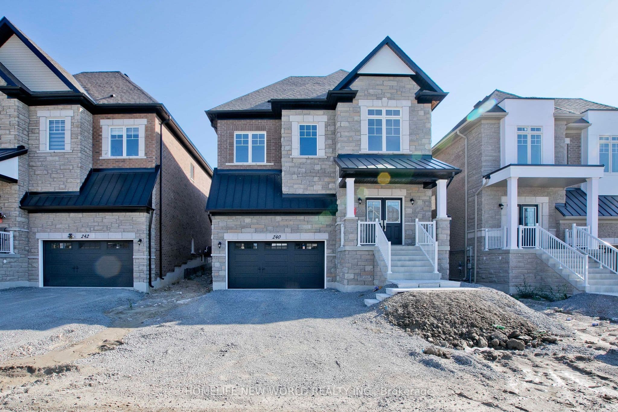 240 Seguin Street N, Richmond Hill, ON L4E 2Y5